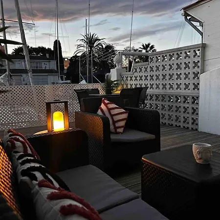 Maison Au Bord Du Canal !!! * Roses