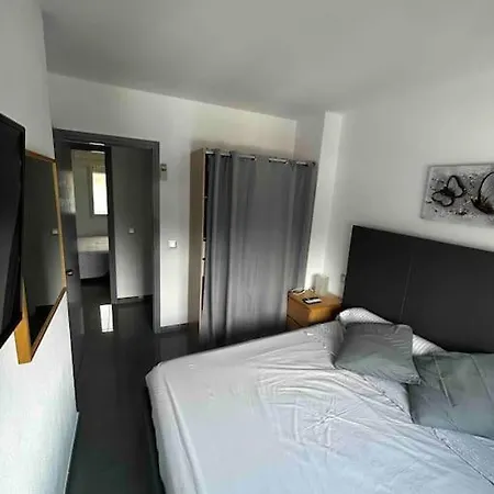 Maison Au Bord Du Canal !!! Roses